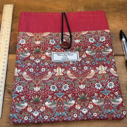 Tablet Sleeve in William Morris Design front