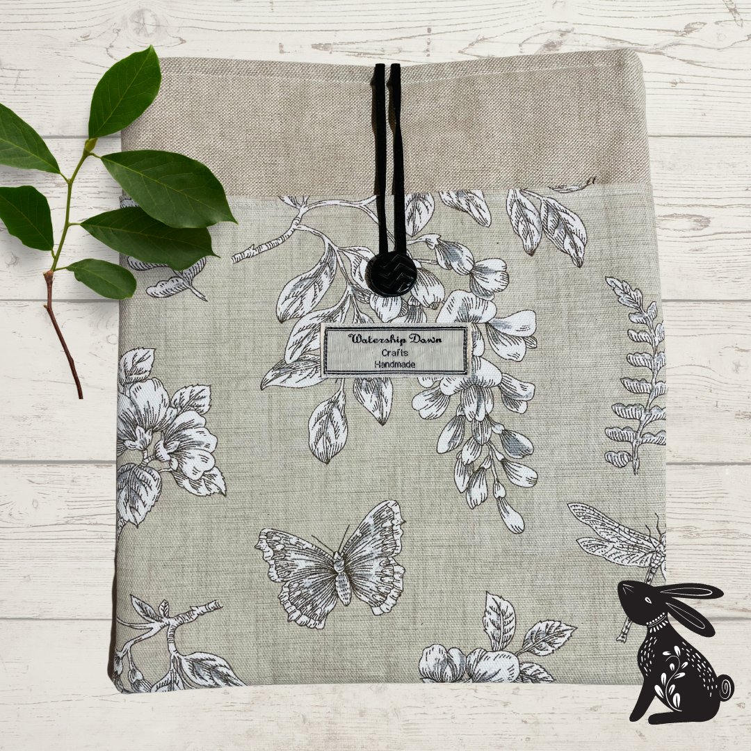 Tablet sleeve beige & Grey with butterfly and Dragon fly front